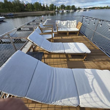 Domek Na Wodzie - Houseboat -Sauna, Taras Na Dachu, Dwie Sypialnie Mikołajki المظهر الخارجي الصورة