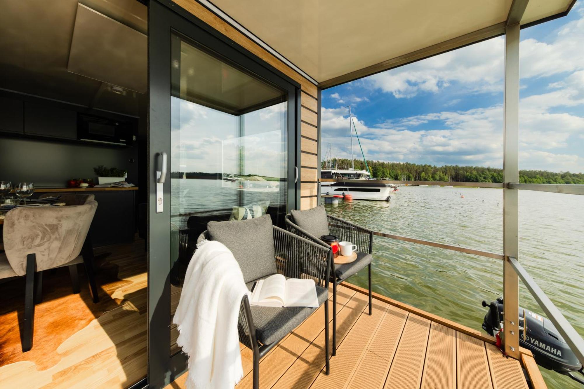 Domek Na Wodzie - Houseboat -Sauna, Taras Na Dachu, Dwie Sypialnie Mikołajki المظهر الخارجي الصورة