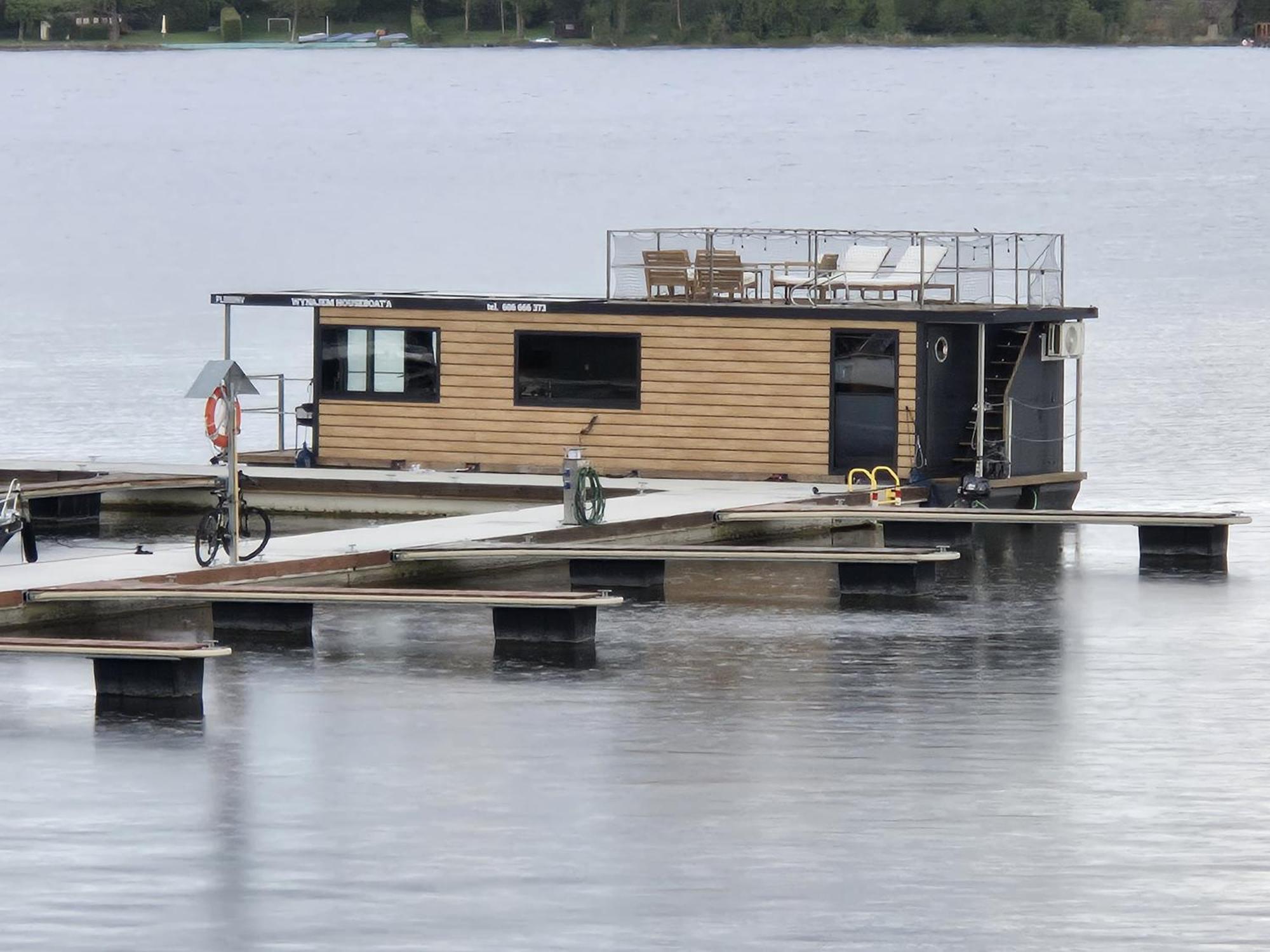 Domek Na Wodzie - Houseboat -Sauna, Taras Na Dachu, Dwie Sypialnie Mikołajki المظهر الخارجي الصورة
