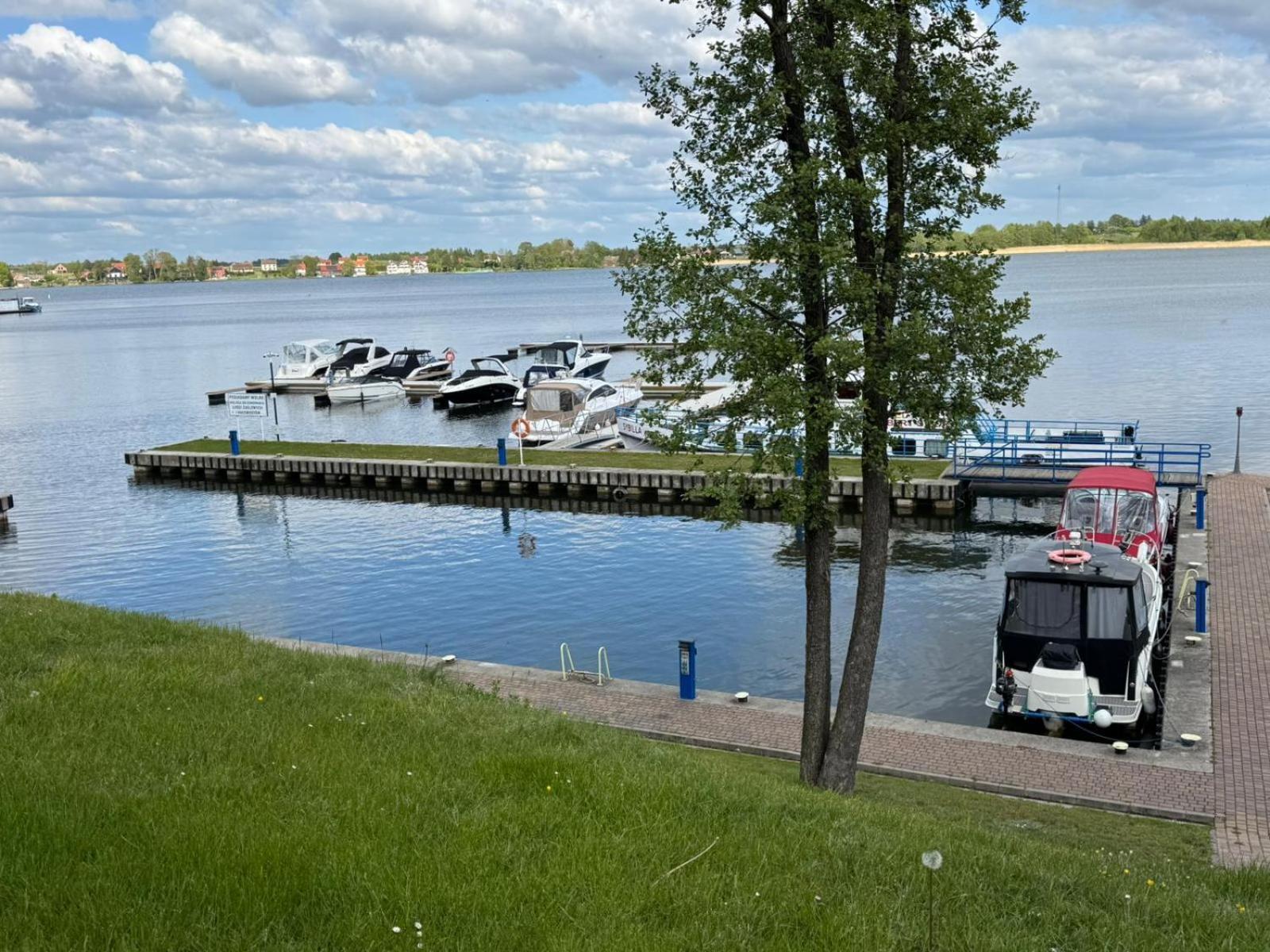 Domek Na Wodzie - Houseboat -Sauna, Taras Na Dachu, Dwie Sypialnie Mikołajki المظهر الخارجي الصورة